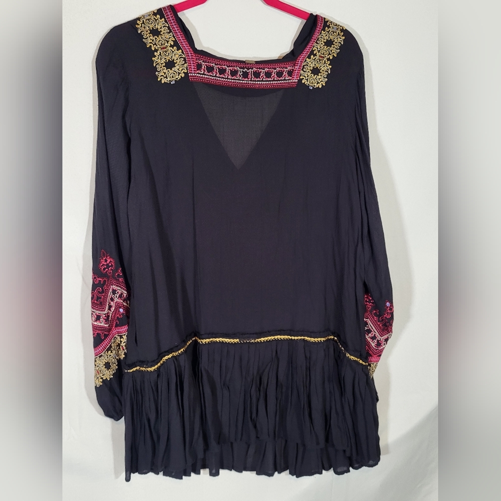Free People WILD ONE Peasant Dress Size XS V Neck Black Embroidered Boho pockets - Picture 9 of 15